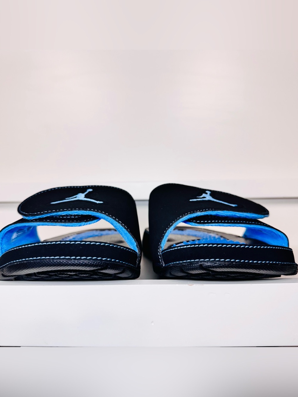 Jordan Hydro 5 Retro Slides Black University Blue Size 9 Brand New - Picture 11 of 13